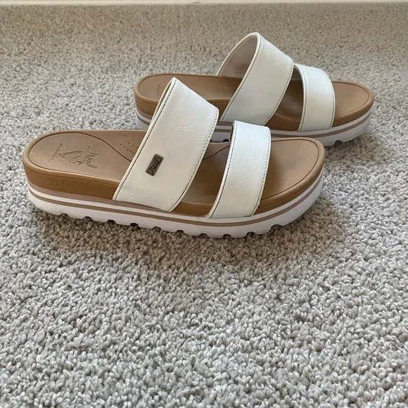White and Tan Women's reef cushioned platform sandals | size 6 - Picture 1 of 9